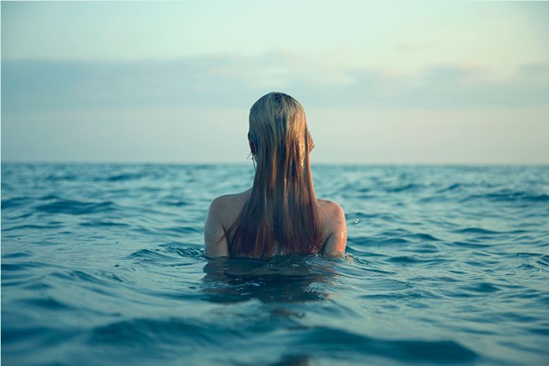 girl_in_water